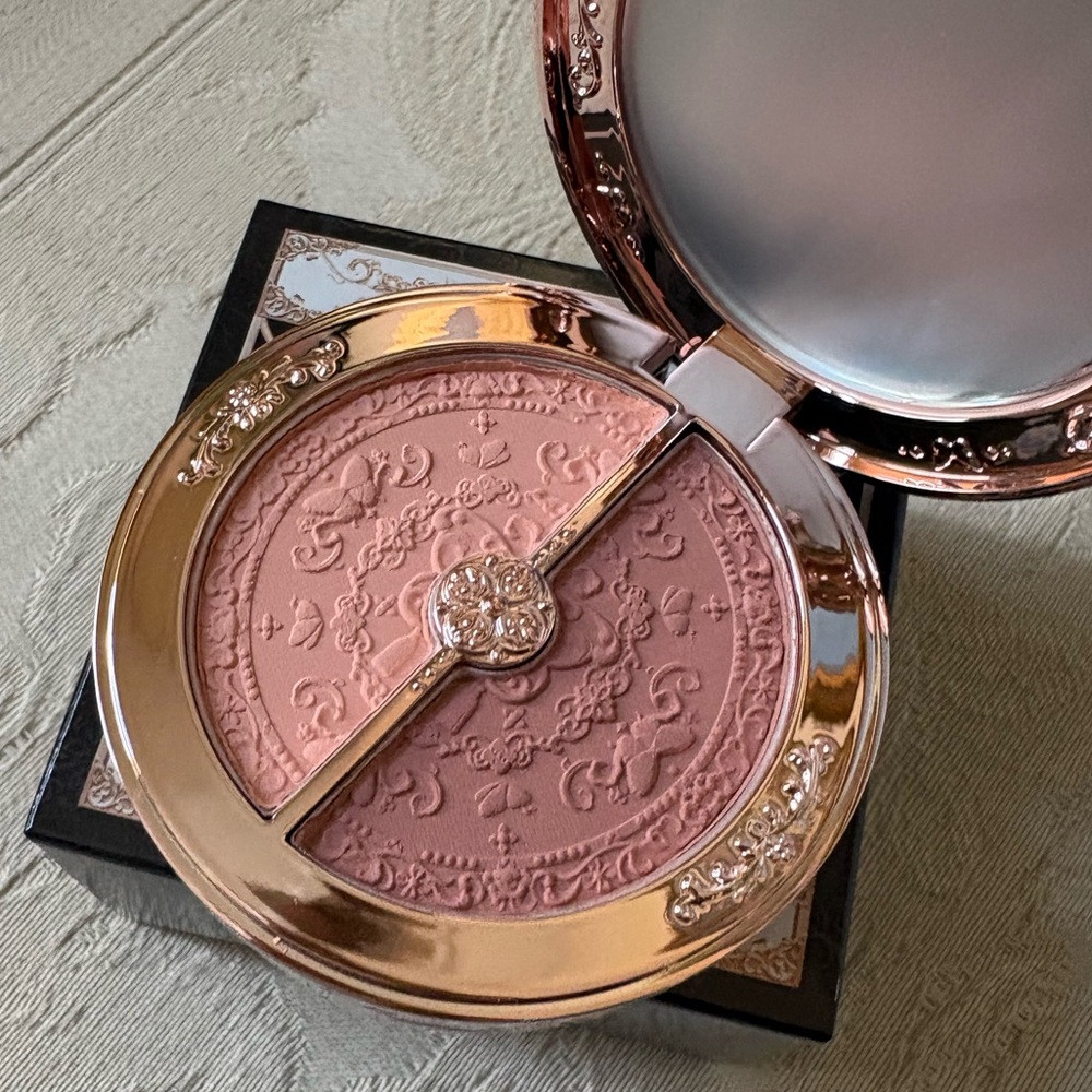 Flower Knows Butterfly Cloud Collar Blush Duo In Pearwood BNIB
